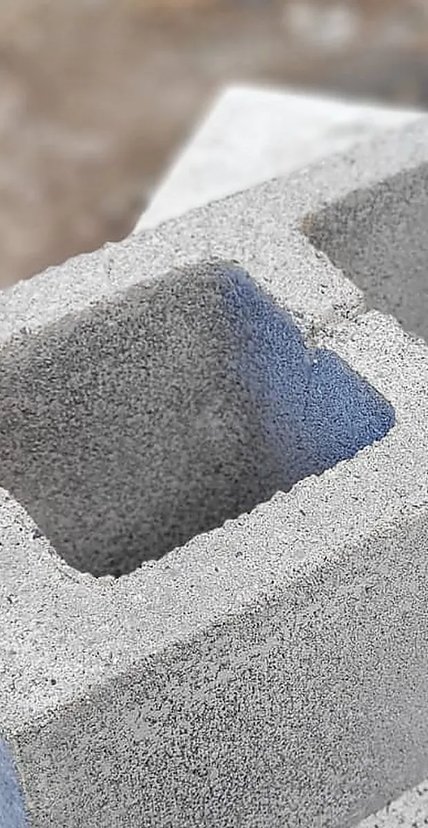 Detalle de bloque hueco de hormigón fabricado por Vibrados Navarrete